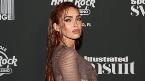 megan fox naked|Megan Fox à poil : vidéos porno et sex tapes @ xHamster